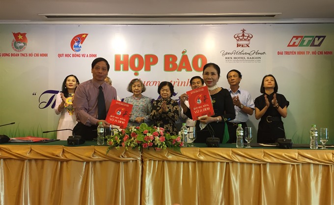 HCMC hosts 2nd World Skin Summit, Surgeons are carrying out the operation to save the French man, HCMC to pilot clean food supply program for schools in 6 districts, ‘Student Research Awards 2018’ launched