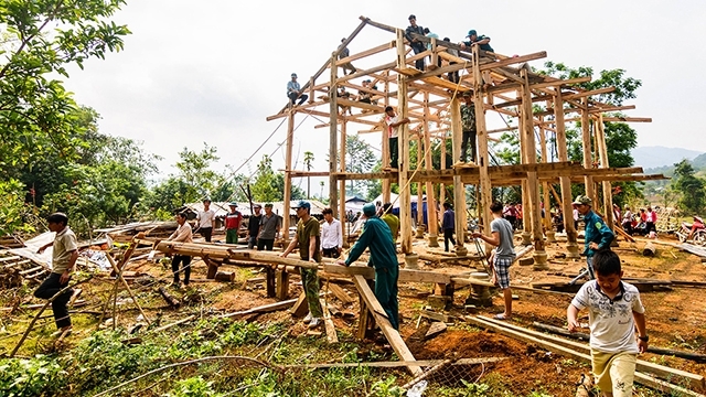 Thai ethnic people build stilt house, entertainment events, entertainment news, entertainment activities, what’s on, Vietnam culture, Vietnam tradition, vn news, Vietnam beauty, news Vietnam, Vietnam news, Vietnam net news, vietnamnet news, vietnamnet