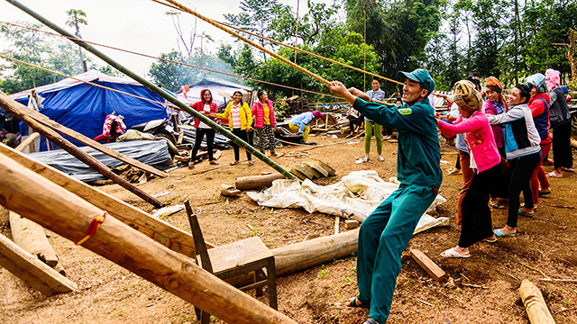 Thai ethnic people build stilt house, entertainment events, entertainment news, entertainment activities, what’s on, Vietnam culture, Vietnam tradition, vn news, Vietnam beauty, news Vietnam, Vietnam news, Vietnam net news, vietnamnet news, vietnamnet