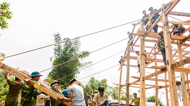 Thai ethnic people build stilt house, entertainment events, entertainment news, entertainment activities, what’s on, Vietnam culture, Vietnam tradition, vn news, Vietnam beauty, news Vietnam, Vietnam news, Vietnam net news, vietnamnet news, vietnamnet