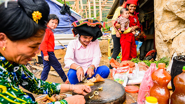 Thai ethnic people build stilt house, entertainment events, entertainment news, entertainment activities, what’s on, Vietnam culture, Vietnam tradition, vn news, Vietnam beauty, news Vietnam, Vietnam news, Vietnam net news, vietnamnet news, vietnamnet