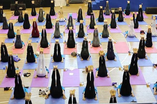 Hundreds of people practice yoga in HCM City, Sports news, football, Vietnam sports, vietnamnet bridge, english news, Vietnam news, news Vietnam, vietnamnet news, Vietnam net news, Vietnam latest news, vn news, Vietnam breaking news