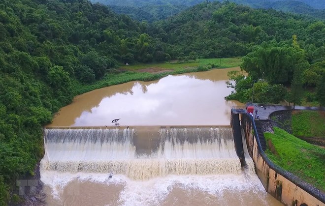 Thousands of biogas plants built thanks to ADB-funded project, Lao order presented to Thanh Hoa volunteer soldiers, WB’s project to improve Thai Nguyen’s urban infrastructure, GEF 6 holds Council Meeting on second working day in Da Nang