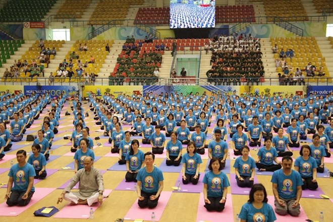 Fourth International Day of Yoga comes to Gia Lai, Vietnamese students graduate from agricultural programme in Israel