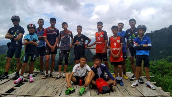 Thai cave, divers, save trapped boys