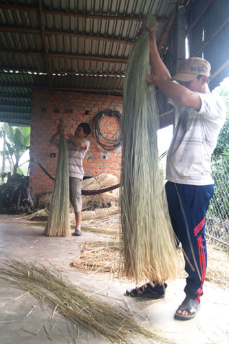 Discover Phu Yen's sedge mat craft village, travel news, Vietnam guide, Vietnam airlines, Vietnam tour, tour Vietnam, Hanoi, ho chi minh city, Saigon, travelling to Vietnam, Vietnam travelling, Vietnam travel, vn news