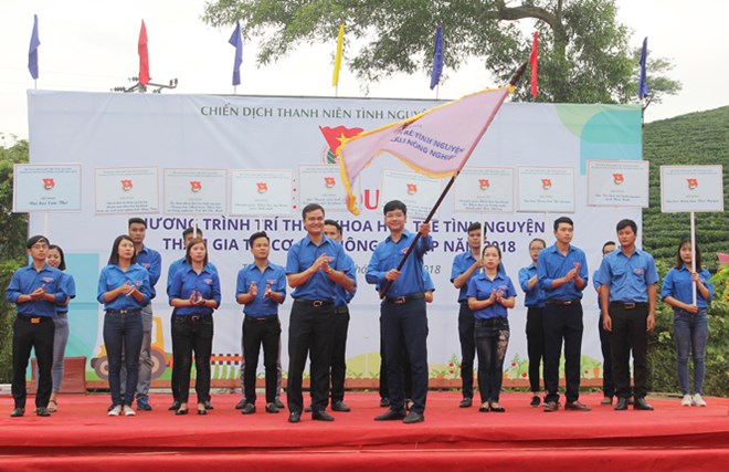 HCM City police complimented for anti-terrorism efforts, Training course on UXO actions opened for military officials, Vietnam attends World Cities Summit in Singapore, Young scientists voluntarily join agricultural restructuring