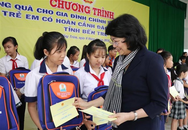 Vice President presents gifts to disadvantaged families, children, Preparations for World Economic Forum on ASEAN quickened, National conference seeks ways to protect children from violence, abuse