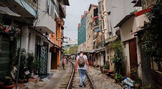 Indian newspaper lists out three reasons to visit Hanoi Train Street, travel news, Vietnam guide, Vietnam airlines, Vietnam tour, tour Vietnam, Hanoi, ho chi minh city, Saigon, travelling to Vietnam, Vietnam travelling, Vietnam travel, vn news