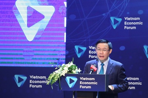 Remittances to HCMC steady, Capital market faces imbalances, Impacts of revolution 4.0 on banking sector, Detailed guidance needed to tackle bad debt: experts, Sacombank, Becamex Binh Phuoc ink deal