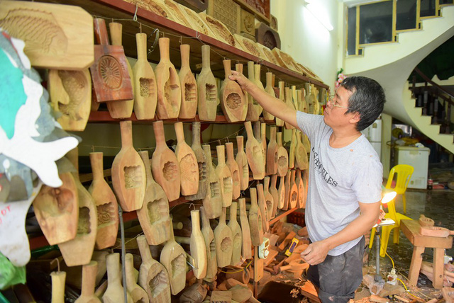 Hanoi family pursues mooncake mould making for decades, entertainment events, entertainment news, entertainment activities, what’s on, Vietnam culture, Vietnam tradition, vn news, Vietnam beauty, news Vietnam, Vietnam news, Vietnam net news, vietnamnet ne