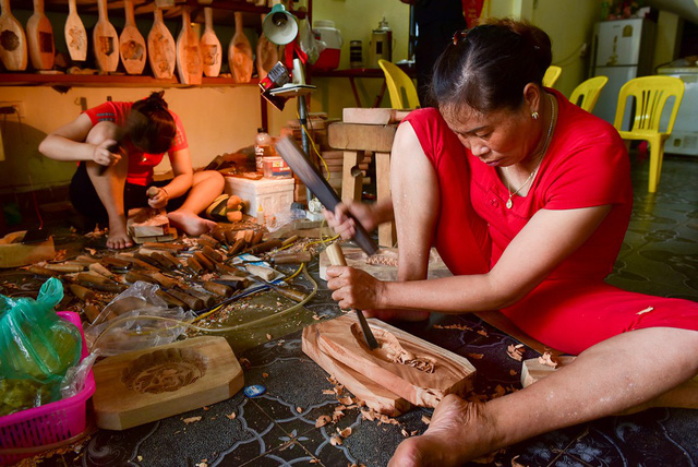 Hanoi family pursues mooncake mould making for decades, entertainment events, entertainment news, entertainment activities, what’s on, Vietnam culture, Vietnam tradition, vn news, Vietnam beauty, news Vietnam, Vietnam news, Vietnam net news, vietnamnet ne