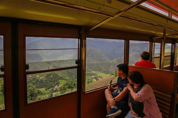 Fansipan in charming rice season, travel news, Vietnam guide, Vietnam airlines, Vietnam tour, tour Vietnam, Hanoi, ho chi minh city, Saigon, travelling to Vietnam, Vietnam travelling, Vietnam travel, vn news