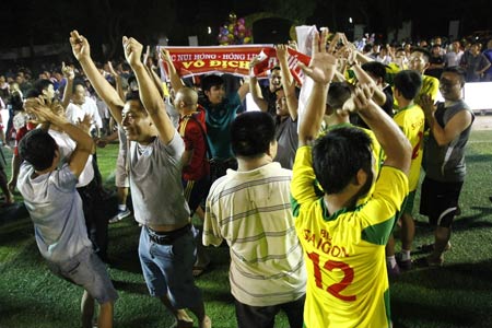 Cúp Bia Saigon 2013, vòng đấu loại, bữa tiệc bóng đá, thể thao vua, bóng đá phong trào