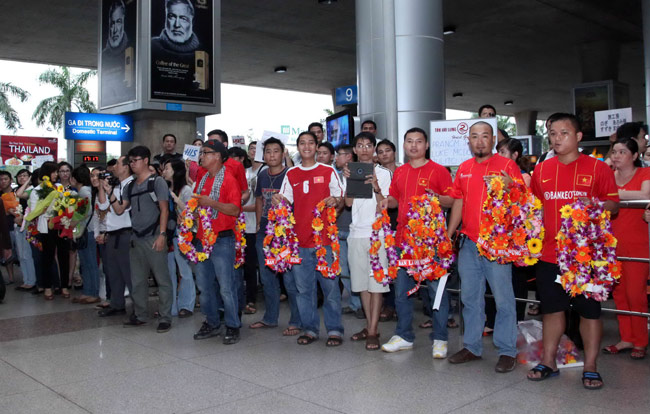 U19 VN, Việt Nam, AFF, VFF, Văn Quyến, Văn Toàn, bầu Đức, Indonesia