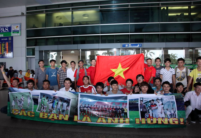 U19 VN, Việt Nam, AFF, VFF, Văn Quyến, Văn Toàn, bầu Đức, Indonesia