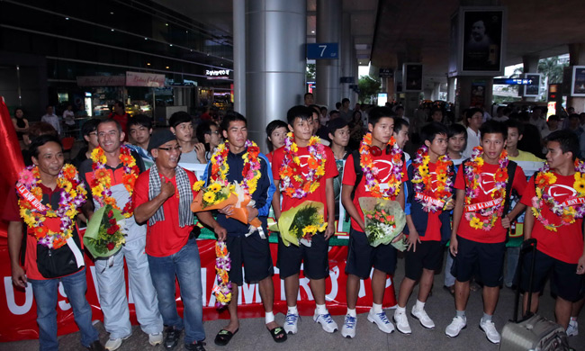 U19 VN, Việt Nam, AFF, VFF, Văn Quyến, Văn Toàn, bầu Đức, Indonesia
